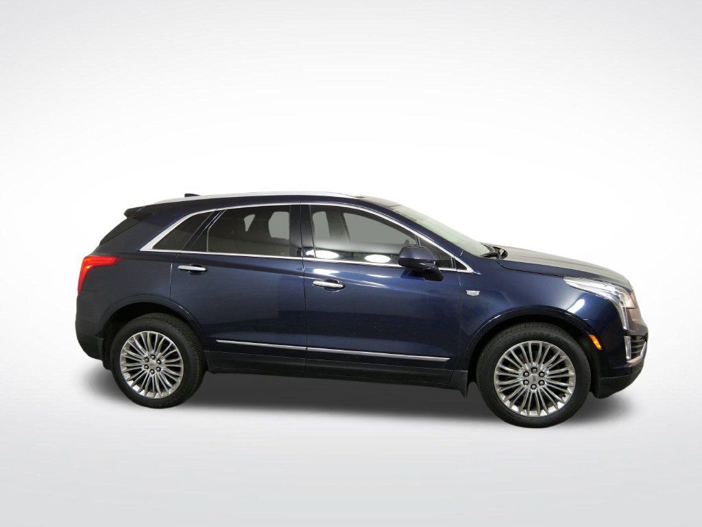 Used 2017 Cadillac XT5 Luxury w/ Driver Awareness Package AWD/4WD image 2