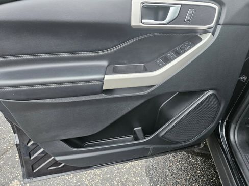 Certified 2021 Ford Explorer XLT w/ Equipment Group 202A image 17