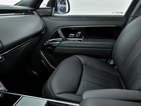 Used 2024 Land Rover Range Rover Long Wheelbase Autobiography image 37
