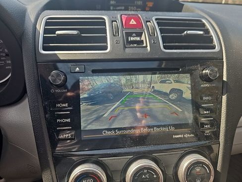 Used 2017 Subaru Forester 2.5i Premium w/ All-Weather Package image 5