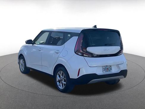 Used 2025 Kia Soul LX w/ LX Technology Package image 11