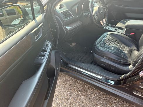 Used 2016 Subaru Outback 2.5i Limited AWD/4WD image 8