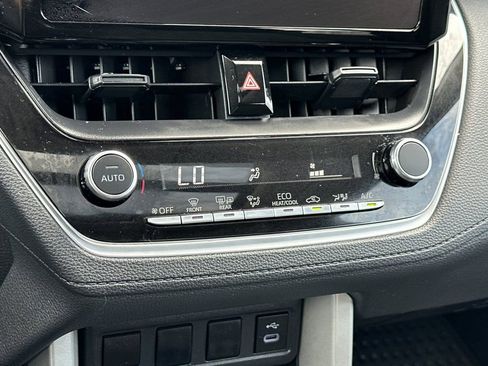 Used 2024 Toyota Corolla Cross LE w/ Moonroof Package image 21