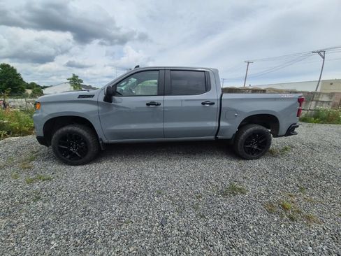 Used 2024 Chevrolet Silverado 1500 LT Trail Boss w/ LT Trail Boss Premium Package AWD/4WD image 4