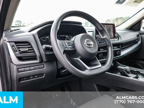 Used 2024 Nissan Rogue SV FWD image 29