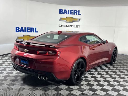 Used 2018 Chevrolet Camaro SS RWD image 5