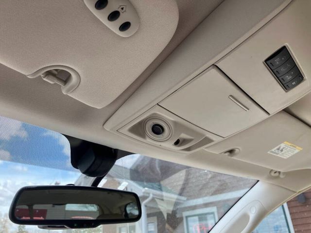 Used 2009 Chrysler Town & Country Limited w/ Entertainment Group #3 FWD image 16