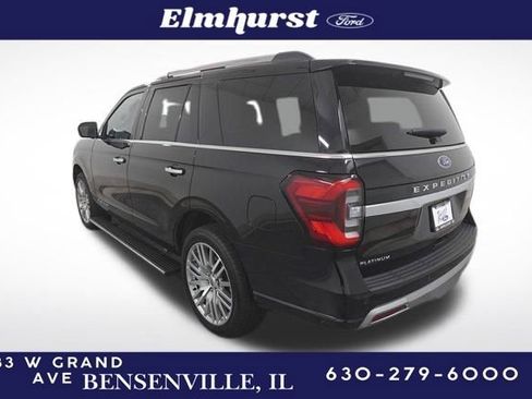 Used 2024 Ford Expedition Platinum image 3