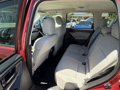 Used 2016 Subaru Forester 2.5i Premium w/ Popular Package #2 AWD/4WD image 9