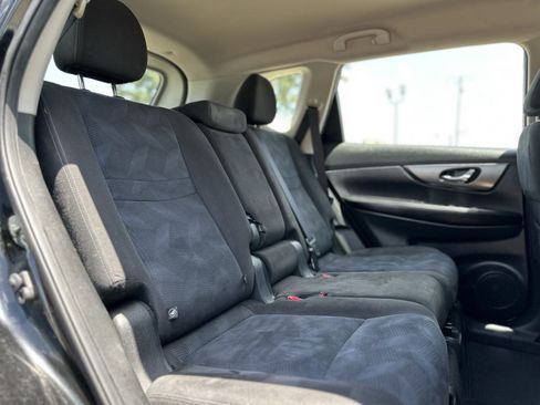 Used 2015 Nissan Rogue S FWD image 11