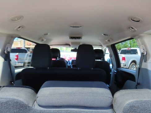 Used 2019 Dodge Grand Caravan SE FWD image 15