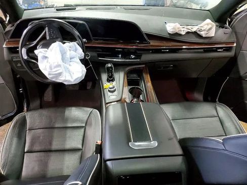 Used 2022 Cadillac Escalade ESV Premium Luxury image 8