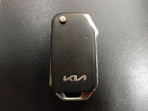 Used 2022 Kia Sorento LX FWD image 32