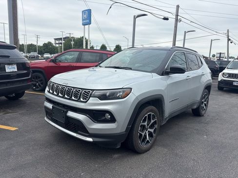 Used 2025 Jeep Compass Limited AWD/4WD image 1