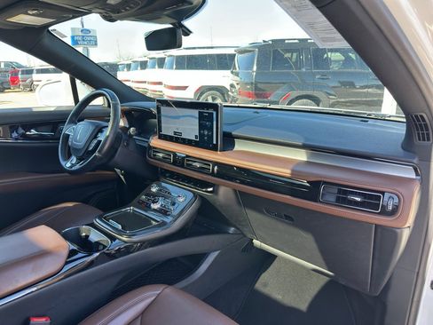 Used 2022 Lincoln Nautilus Reserve image 30