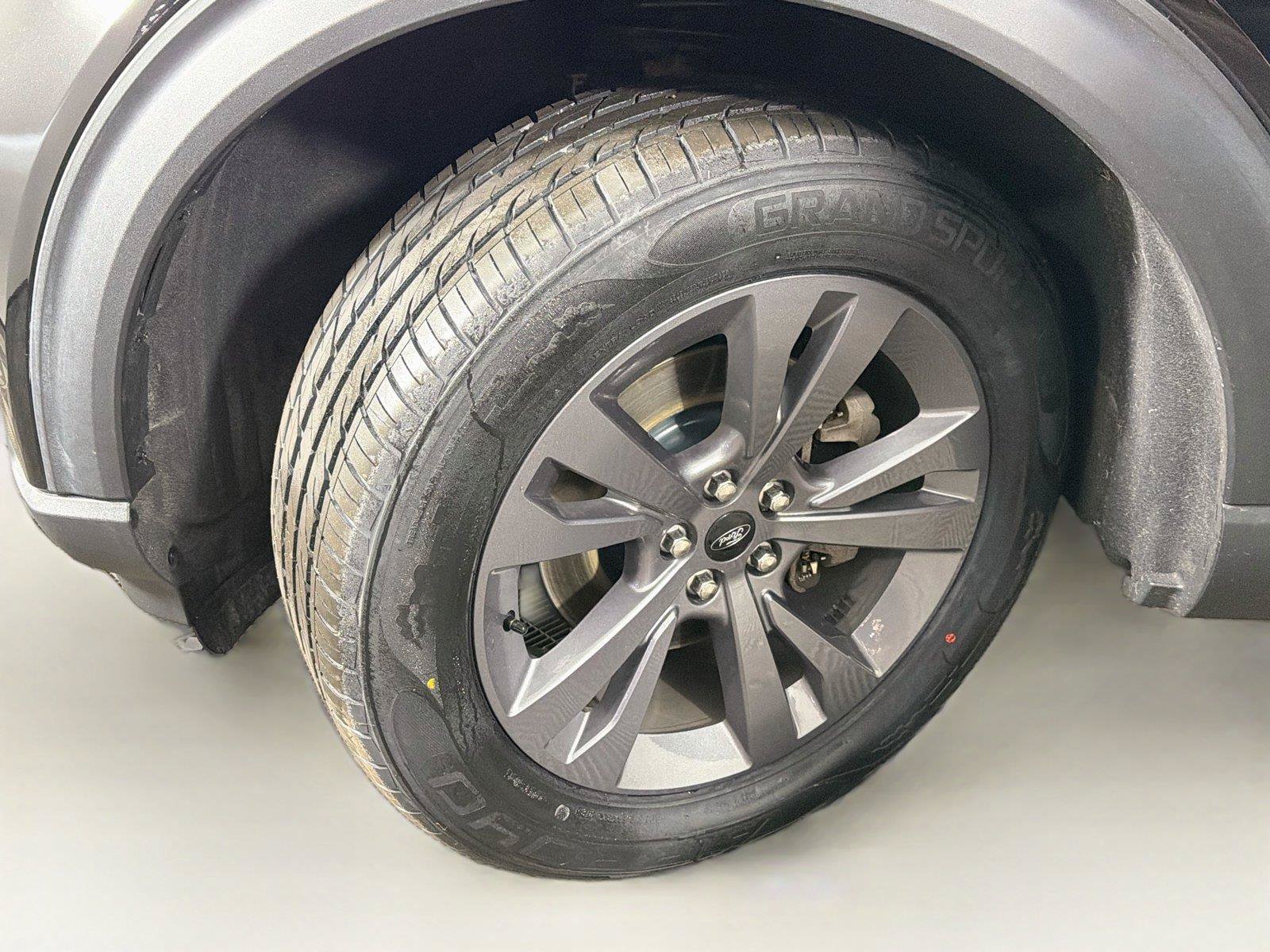 Used 2023 Ford Explorer XLT w/ Equipment Group 202A AWD/4WD image 37