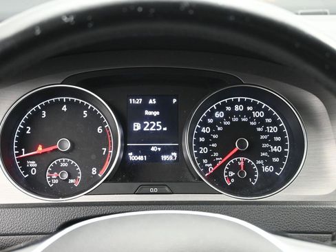 Used 2016 Volkswagen Golf S FWD image 9