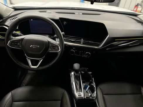 Used 2025 Chevrolet Trax ACTIV w/ Driver Confidence Package FWD image 10