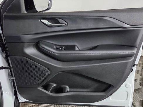 New 2025 Jeep Grand Cherokee Altitude image 34