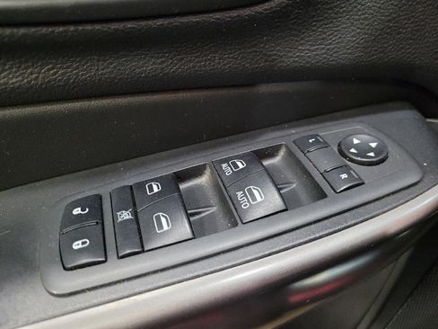 Used 2019 Jeep Cherokee Limited FWD image 27