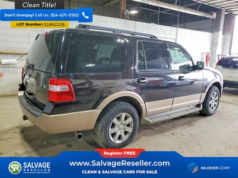 Used 2014 Ford Expedition XLT w/ Equipment Group 202A AWD/4WD image 4