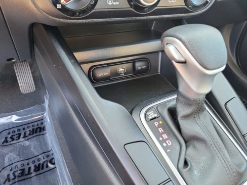 Used 2022 Kia Soul LX w/ Technology Package FWD image 19