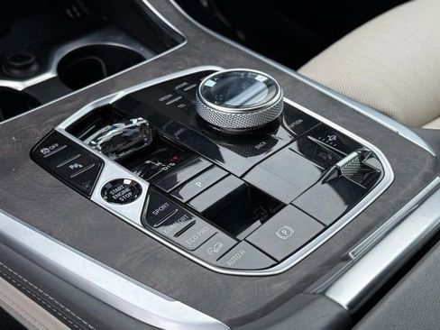 Certified 2023 BMW X7 M60i w/ Executive Package image 28