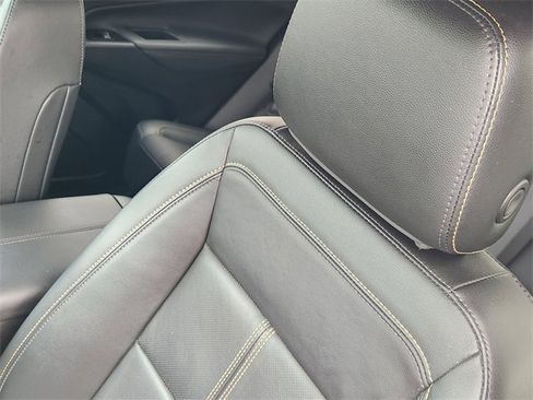 Used 2023 Chevrolet Equinox Premier image 24