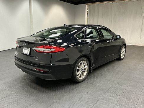 Used 2019 Ford Fusion SE FWD image 5