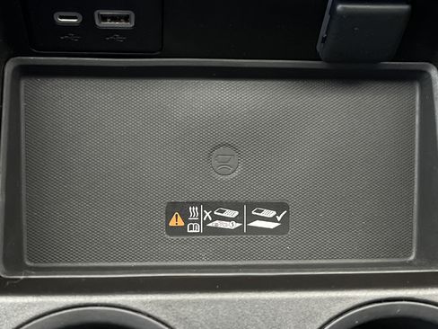 Used 2022 GMC Yukon Denali AWD/4WD image 13