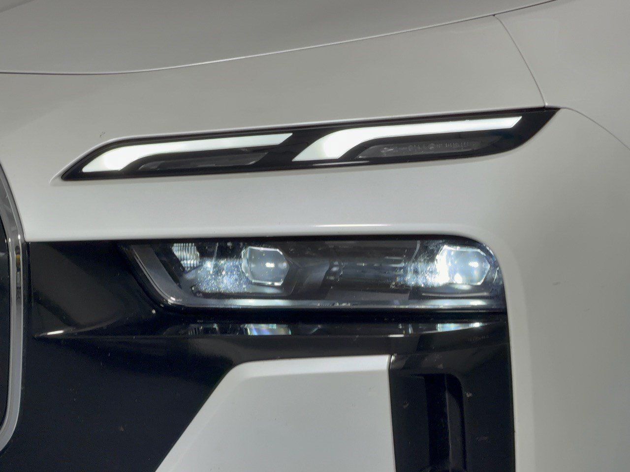 Certified 2023 BMW 760i xDrive AWD/4WD image 12