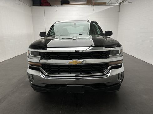 Used 2017 Chevrolet Silverado 1500 LT w/ All Star Edition AWD/4WD image 3