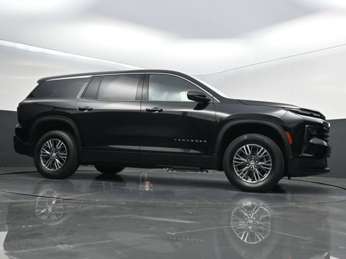 Used 2024 Chevrolet Traverse LS FWD image 45
