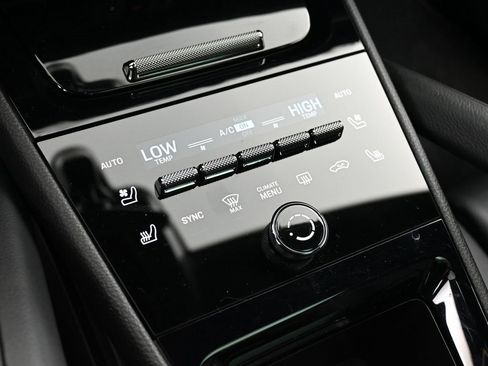 Certified 2025 Porsche Cayenne image 21