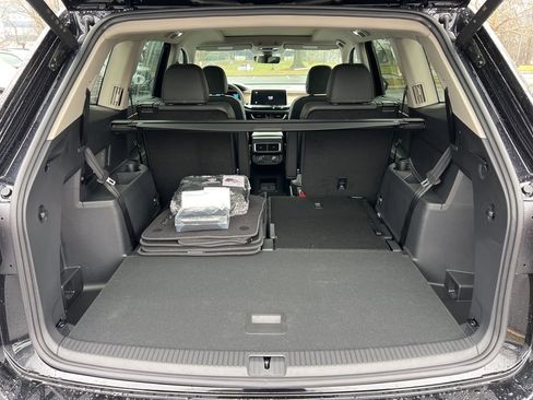 New 2026 Volkswagen Atlas SE image 13