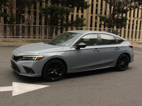 Used 2022 Honda Civic Sport image 12