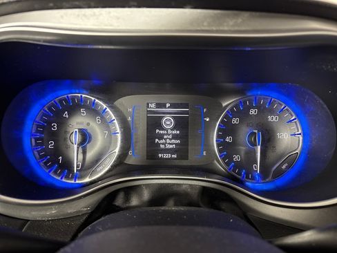 Used 2018 Chrysler Pacifica Touring Plus w/ S Appearance Package FWD image 21