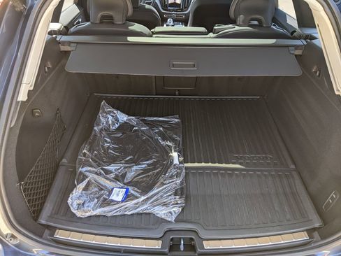 Certified 2025 Volvo XC60 T8 Ultra w/ Protection Package Premier AWD/4WD image 26