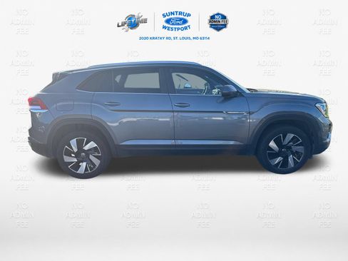 Used 2025 Volkswagen Atlas Cross Sport SE AWD/4WD image 17