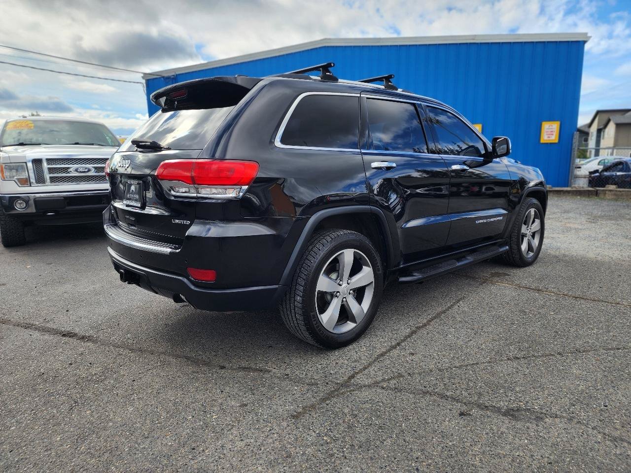 Used 2014 Jeep Grand Cherokee Limited w/ Luxury Group II AWD/4WD image 5