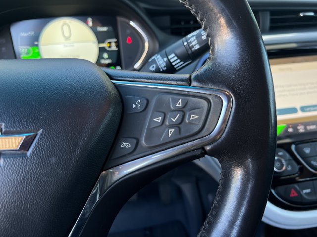 Used 2020 Chevrolet Bolt Premier w/ Infotainment Package FWD image 35