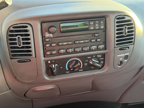 Used 2002 Ford F150 XL image 25