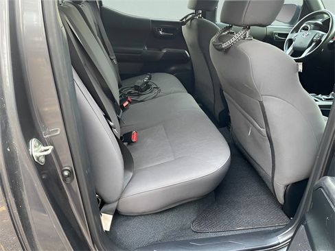 Used 2017 Toyota Tacoma TRD Sport image 20