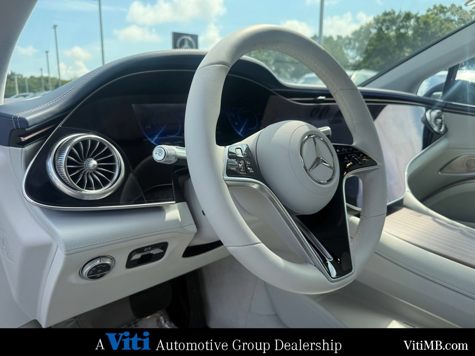Certified 2023 Mercedes-Benz EQS 580 4MATIC Sedan image 17