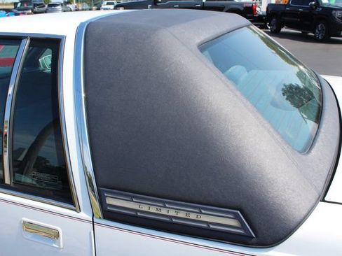 Used 1996 Buick Roadmaster Limited RWD image 26