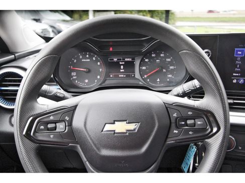 Used 2024 Chevrolet Trax LS w/ LS Convenience Package FWD image 13