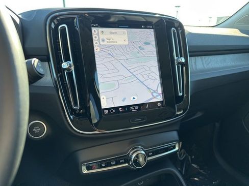 Certified 2025 Volvo XC40 B5 Plus image 22