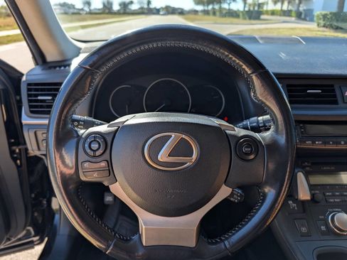 Used 2016 Lexus CT 200h image 28
