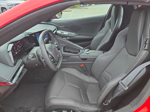 Used 2024 Chevrolet Corvette Stingray Convertible w/ 1LT RWD image 17
