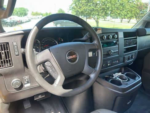 Used 2021 GMC Savana 3500 Extended w/ Power Convenience Package RWD image 15